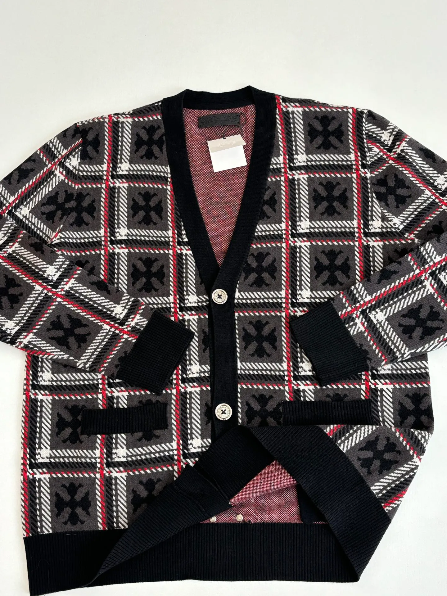 P610 Chrome Heart*/Chrome Heart 25SS cashmere plaid cardigan sweater. Knitted with Stor imported from Germany. The leather tag is cut and cut with genuine sheepskin engraving. Open-mold genuine antique silver hardware is aged and oxidized. Size: S/M/L